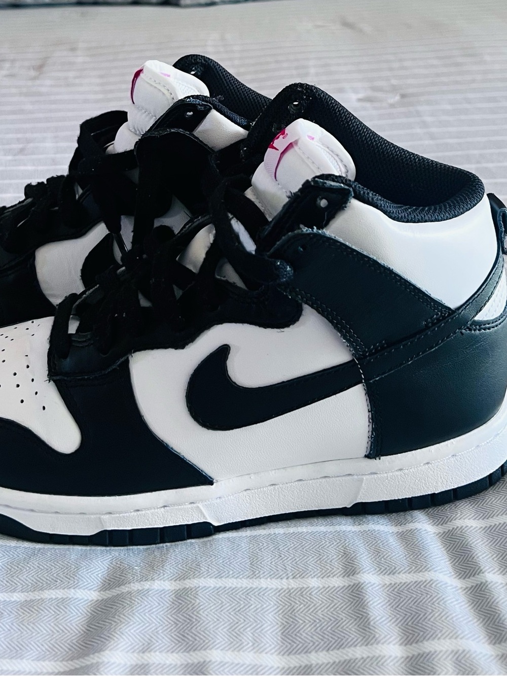 Nike women size 7 .5 0AIR DUNKS 🔥🔥🔥